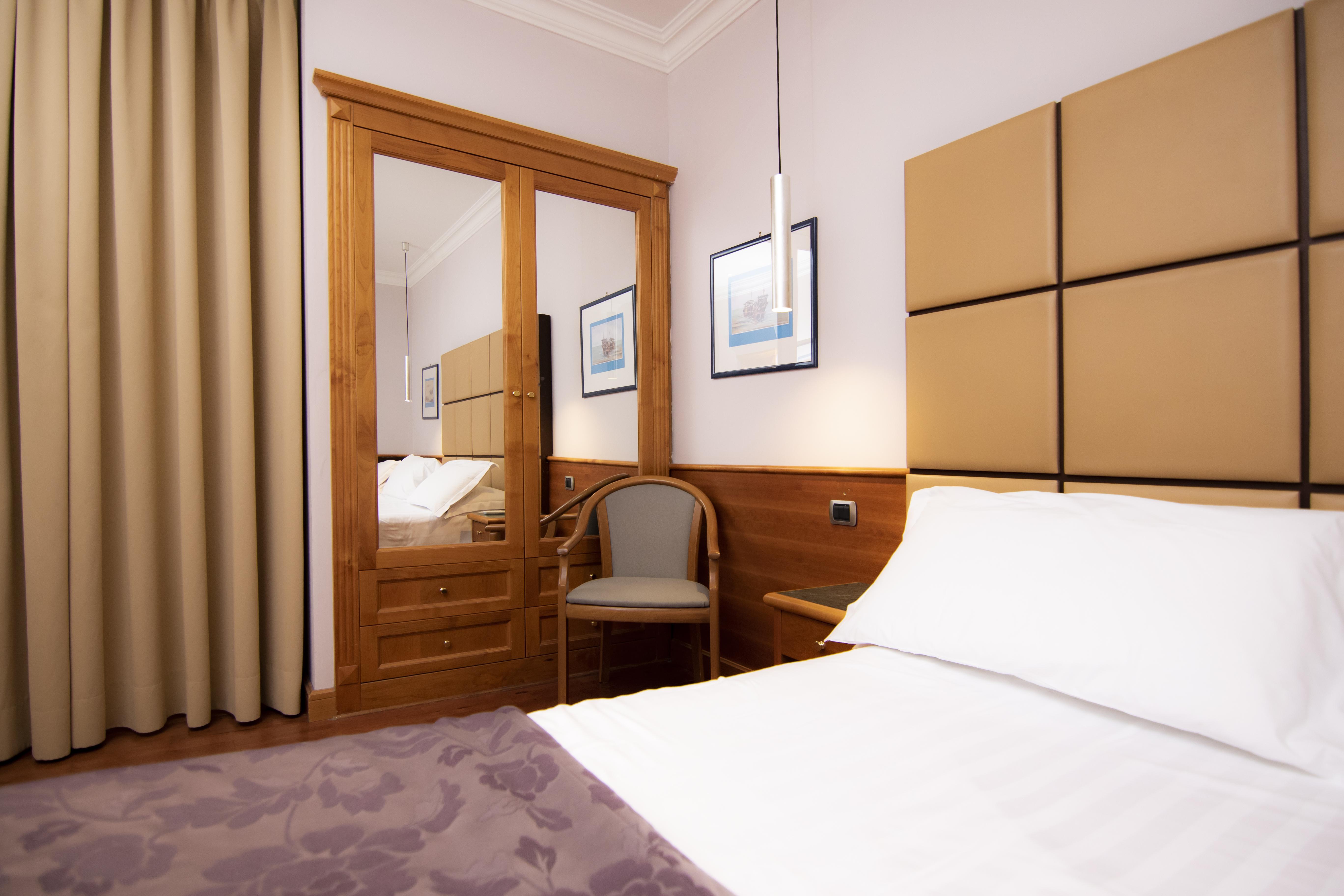 Hotel Giolli Nazionale — Foto 1